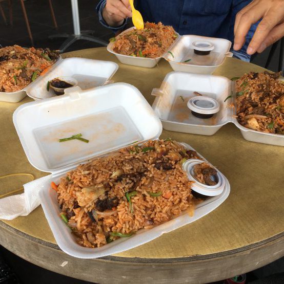 ジョラフライス(辛い油飯)