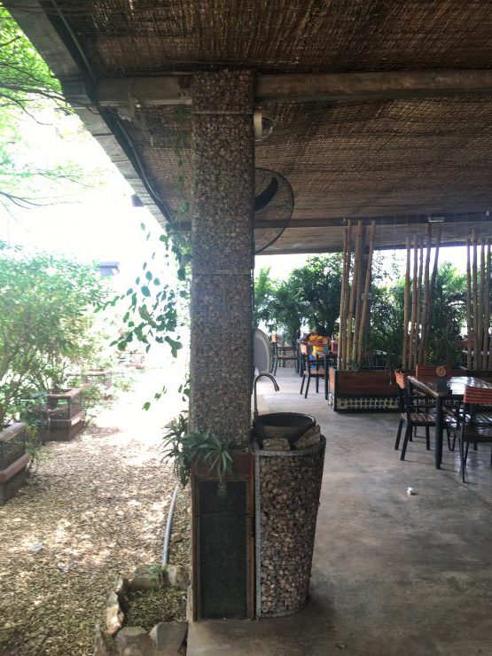 Woodern restaurant 内観2
